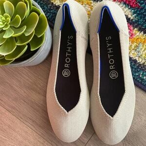 Rothys round toe size 8.5 light gray woman’s flat shoes